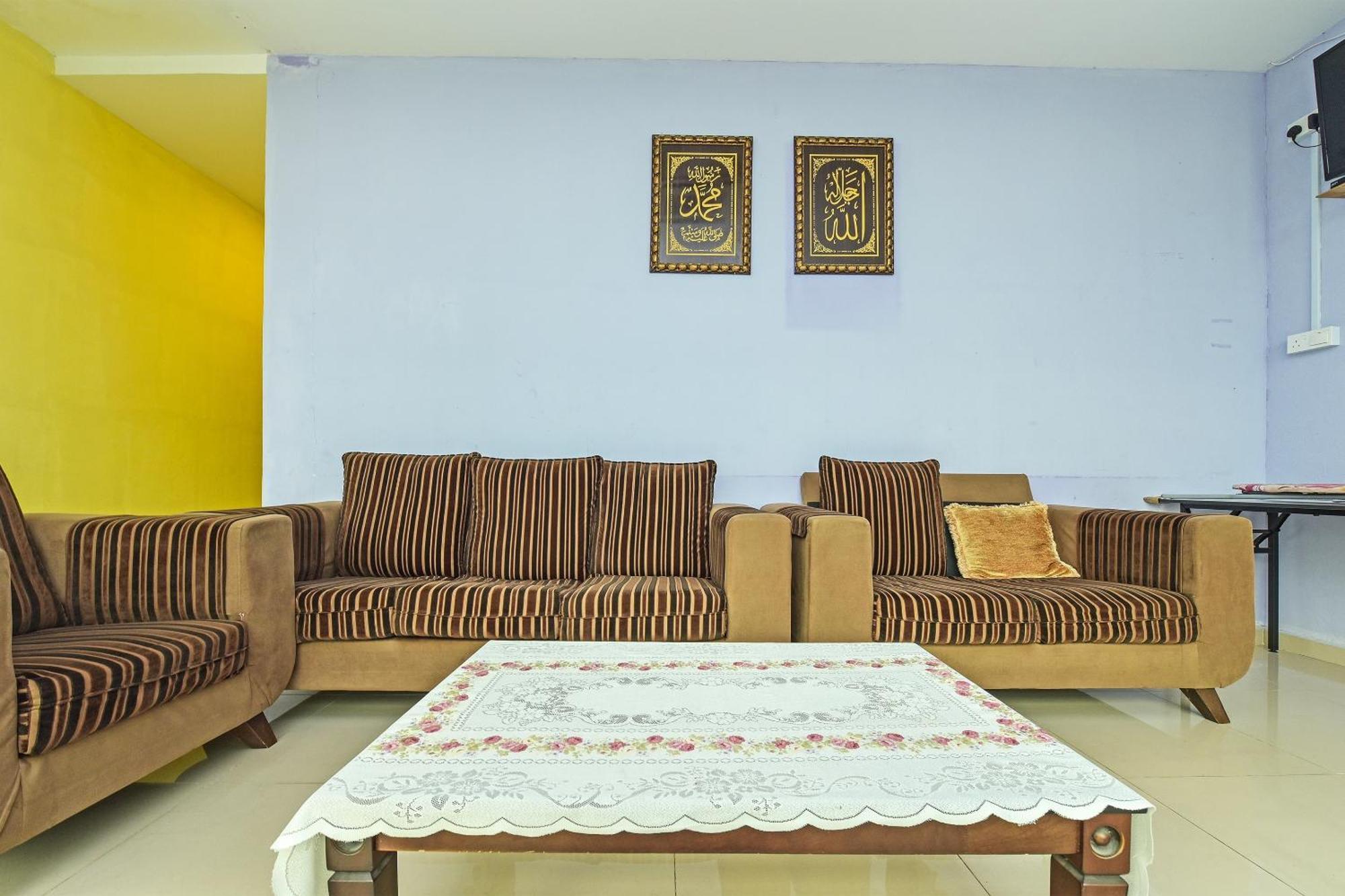 OYO 275 Senyum Inn Pantai Cenang  Exterior foto