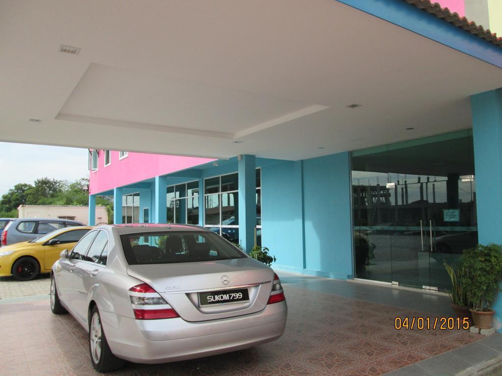 OYO 275 Senyum Inn Pantai Cenang  Exterior foto