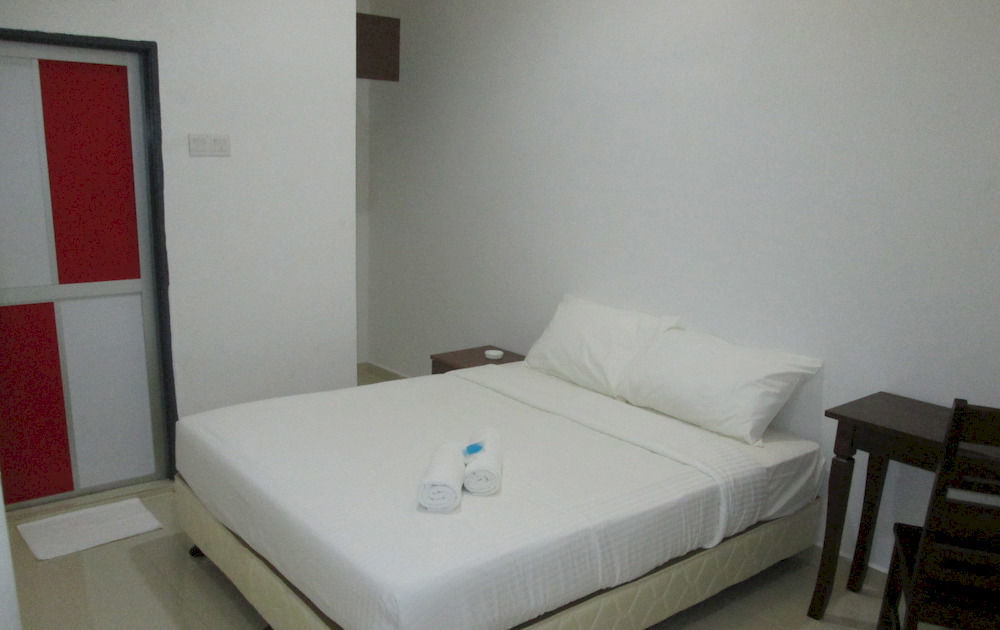 OYO 275 Senyum Inn Pantai Cenang  Exterior foto