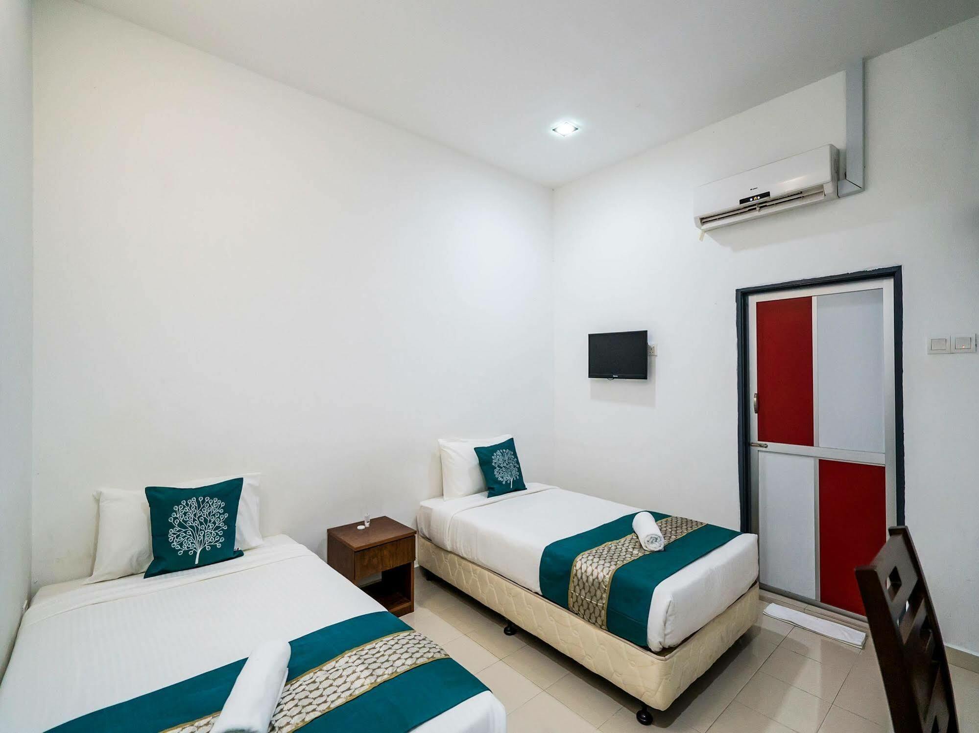 OYO 275 Senyum Inn Pantai Cenang  Exterior foto